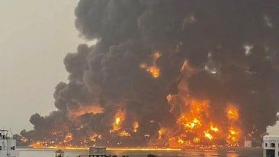 Husiler, İsrail’deki Ben Gurion Havalimanı’nın balistik füzeyle vurulduğunu açıkladı