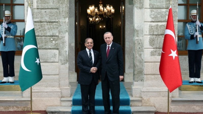 Cumhurbaşkanı Erdoğan Pakistan Başbakanı ile telefonda görüştü