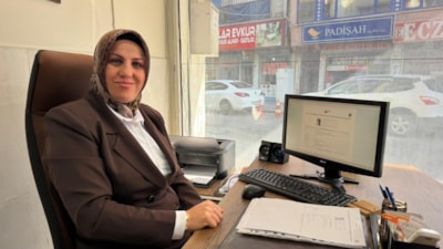 Diyarbakır'da 13 yaşında gelinlik giydirilen muhtar, 53 yaşında üniversiteli oldu