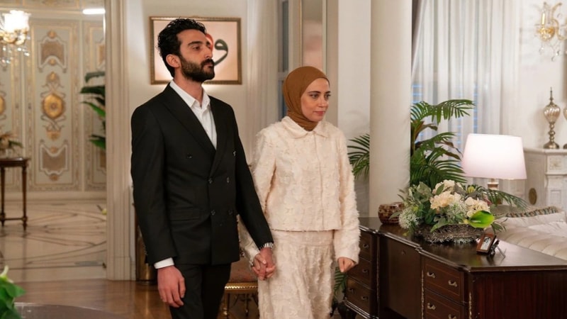 Kızılcık Şerbeti sette: İlk kare bakın kimden geldi! 