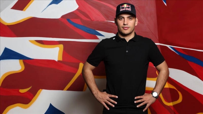 Ayhancan Güven, Almanya'da piste çıkıyor