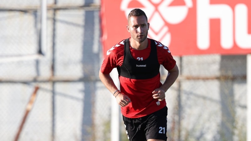 Sivasspor'da Veljko Simic, Sabah FC'ye kiralandı