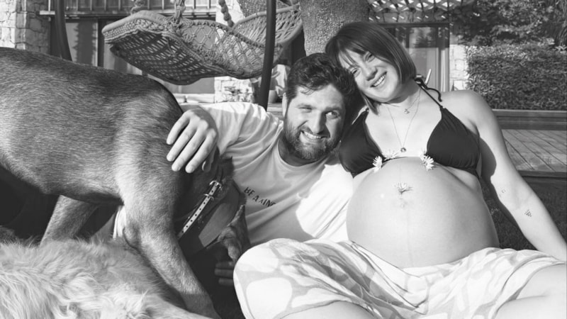 Gizem Karaca'dan minik bebeğiyle yeni fotoğraf! Leyla Yaz bebeğe yorum yağdı