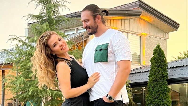 Şarkıcı Lara'dan üzen haber! Hastalığını açıkladı