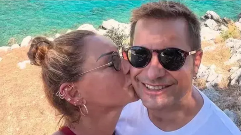 Pınar Altuğ ve Yağmur Atacan'dan aşk pozu: 