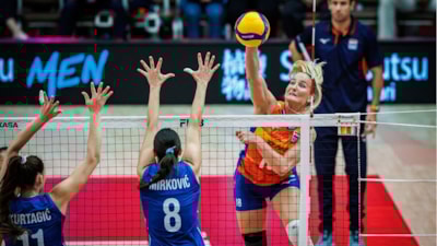 Hollanda, Sırbistan'ı yendi