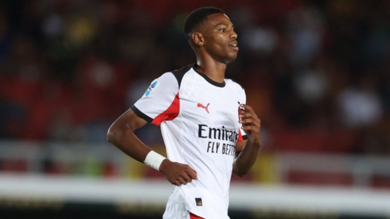 Milan, Lecce'yi yenerek sezonun ilk galibiyetini aldı