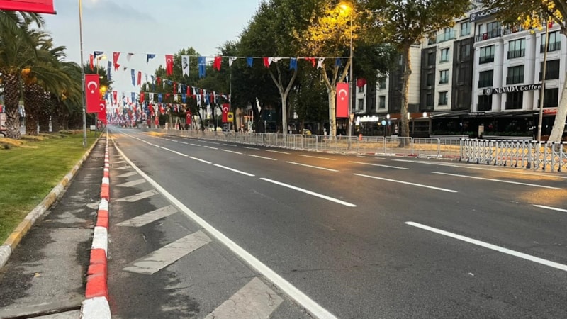 İstanbul’da 30 Ağustos Zafer Bayramı nedeniyle Vatan Caddesi trafiğe kapatıldı