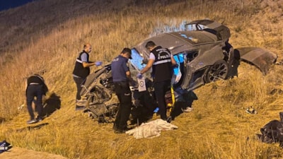 Ankara'da otomobil kaldırıma çarparak takla attı: 1 kişi hayatını kaybetti