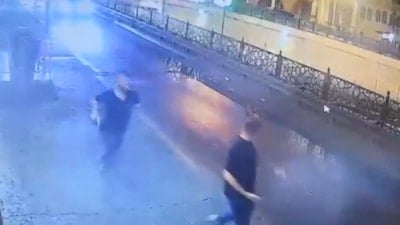 İstanbul Taksim'de turiste kapkaç kamerada