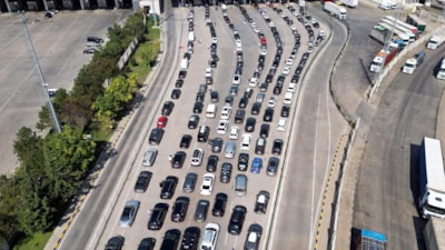 Sınır kapılarından 2 milyon gurbetçi çıkış yaptı