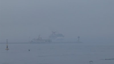 İstanbul Boğazı’nda sis etkili oldu