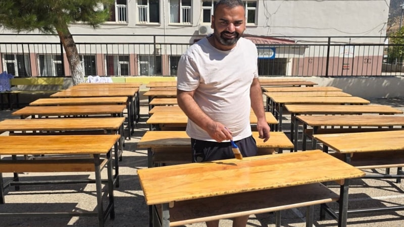 Siirt'te öğretmen ve veliler okullarını yeni eğitim yılına hazırladı