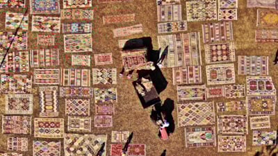 Bu hasat başka! Antalya'da buğday tarlalarındaki halılar toplanıyor