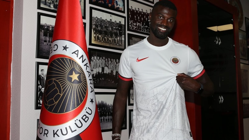 Gençlerbirliği, M'Baye Niang ile sözleşme imzaladı