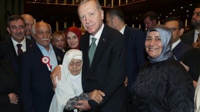 Cumhurbaşkanı Erdoğan, 93 yaşındaki Şefika nineyle bir araya geldi