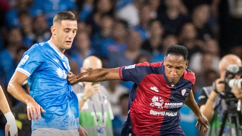 Napoli, Cagliari'yi son dakikada yıktı
