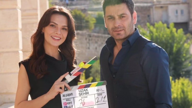 Ozan Akbaba ve Sinem Ünsal’ın Uzak Şehir'deki bölüm başı kazancı ortaya çıktı!