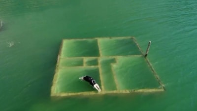 Yusufeli'de baraj sularına gömülen anıları için daldı