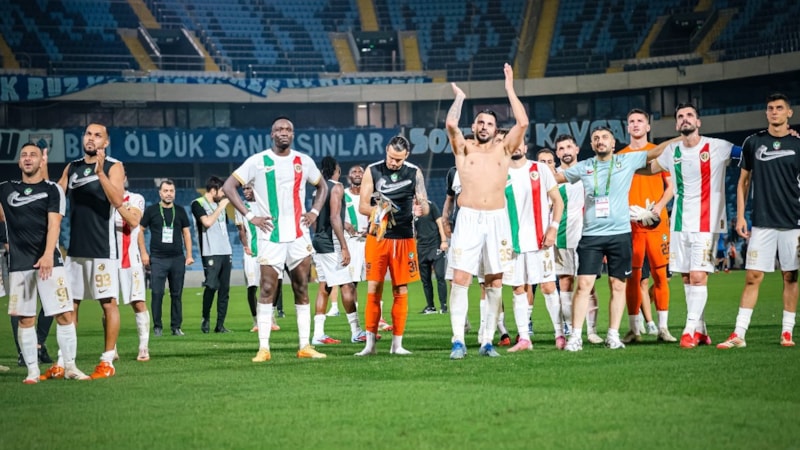 Amedspor, Adana Demirspor'u 8-1 mağlup etti: Mbaye Diagne hat-trick yaptı...