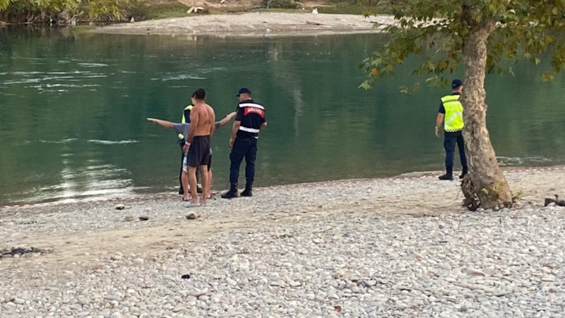 Antalya'da ırmağa giren genç, boğularak can verdi