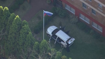 Avustralya'da Rus Konsolosluğuna araç ile giren şahıs gözaltına alındı