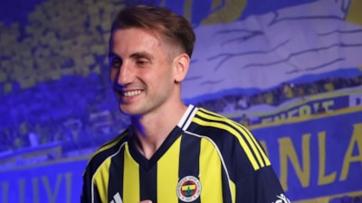 Kerem Aktürkoğlu'ndan Fenerbahçe formalı çocukluk fotoğrafı paylaşımı