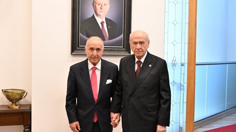 Hikmet Çetin'den Devlet Bahçeli'ye ziyaret