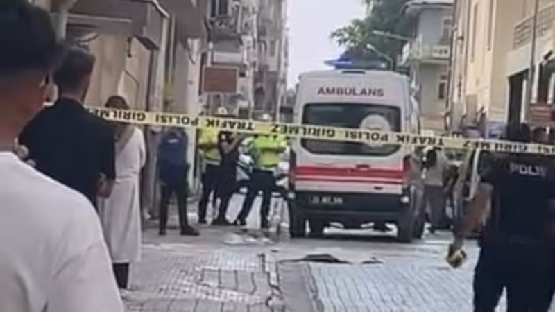 Elazığ'da minibüsün ezdiği çocuk can verdi