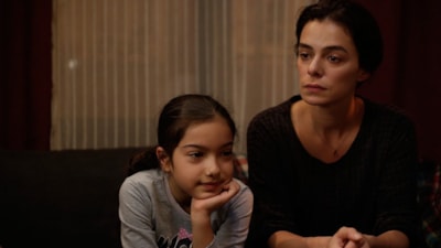 Kübra Süzgün kimdir, kaç yaşında? Hangi dizilerde oynadı?