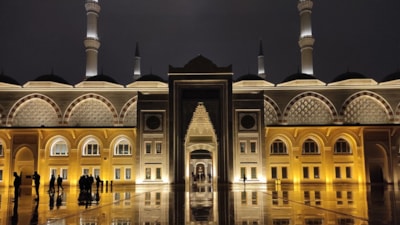 Mevlid Kandili'nde nasıl ibadet edilmelidir? Kandil gecesi yapılacak özel ibadetler var mıdır?