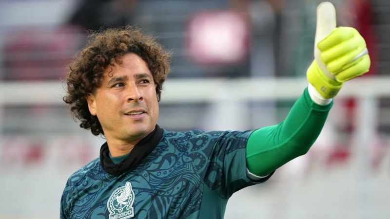 Meksikalı kaleci Guillermo Ochoa, transfer görüşmesinde ortadan kayboldu