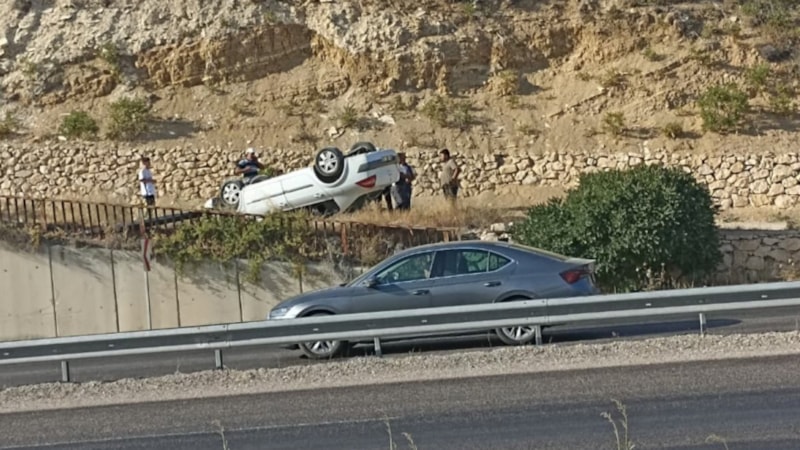 Sivas’ta takla atan otomobilin sürücüsü yaralandı