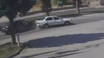 Kahramanmaraş'ta 3 aracın karıştığı kaza kamerada