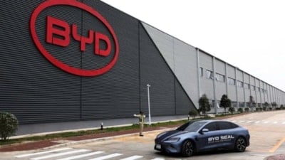 BYD, zorlu rakipler nedeniyle satış hedefini aşağı çekti