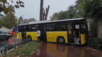 Beşiktaş ve Küçükçekmece'de İETT otobüsü kazası