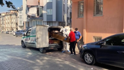 Denizli'de yayılan kötü koku merak uyandırdı: Yalnız yaşayan adamın öldüğü ortaya çıktı