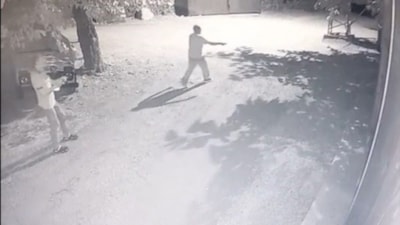 Erzincan'da film sahnelerini aratmayan kovalamaca: Köylüler fenerle ayı kovaladı