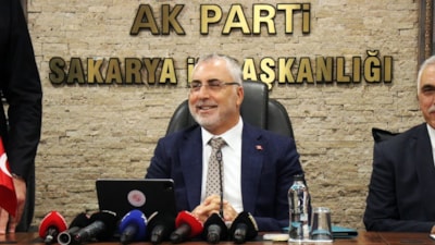 Vedat Işıkhan: Ekonomimiz yirmi çeyrektir kesintisiz bir şekilde büyümeye devam ediyor