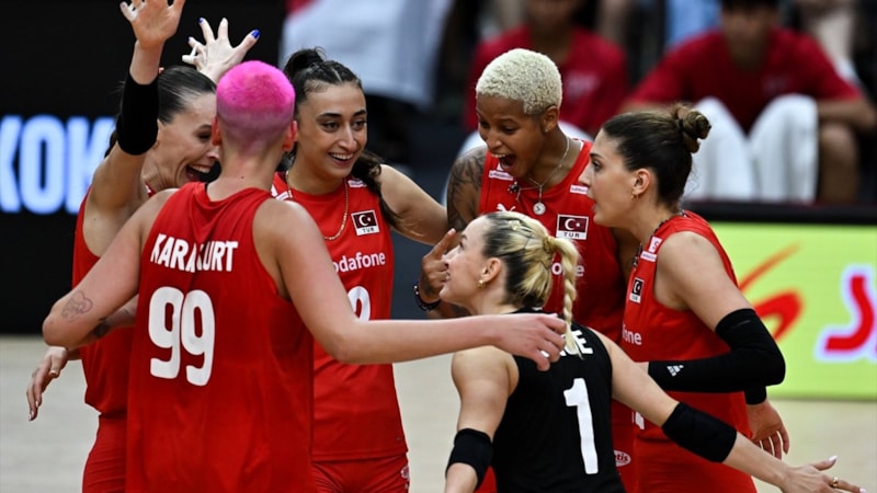 Finaldeyiz! A Milli Kadın Voleybol Takımı, Japonya'yı devirdi