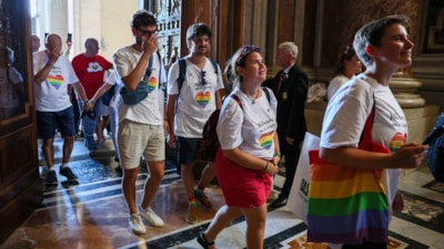 Vatikan'da ilk resmi LGBTQ+ hac ziyareti: Binden fazla eşcinsel katıldı