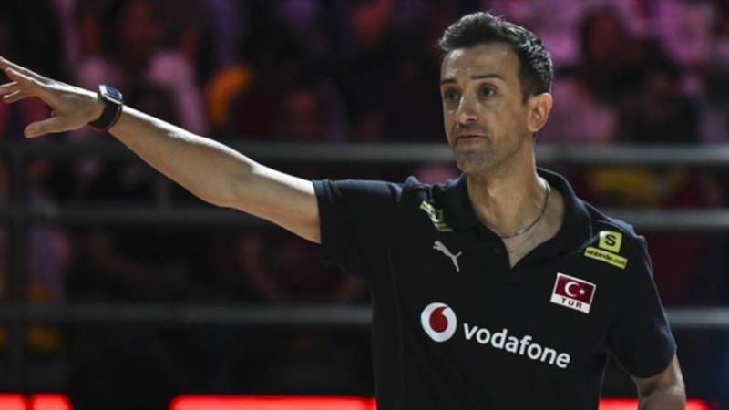 Santarelli'nin eşini görenler şaşkınlığını gizleyemiyor! Bakın hangi milli oyuncuyla evliymiş...