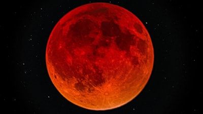 'Kanlı Ay' Bitlis semalarında görüntülendi