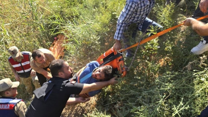 Siirt'te öğretmenleri taşıyan araç kaza yaptı