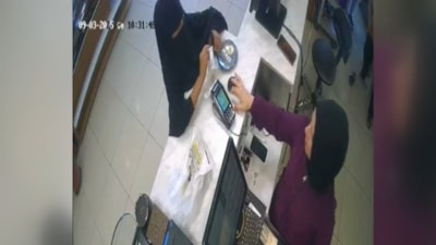 Bursa'da tırnakçılık yöntemiyle hırsızlık yapan 3 kadın yakalandı