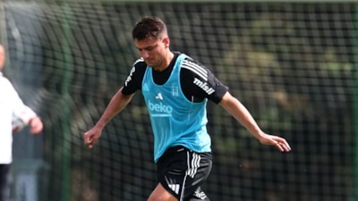 Cengiz Ünder'den Beşiktaş taraftarını heyecanlandıran paylaşım!