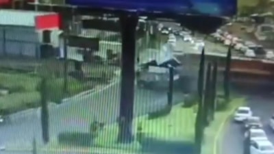 Meksika'da yolcu otobüsü, trenle çarpıştı: 8 ölü