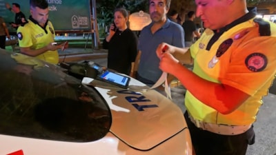 Aksaray'da polise işlem yapmayın dedi: Olmayınca gazeteciye hakaret etti