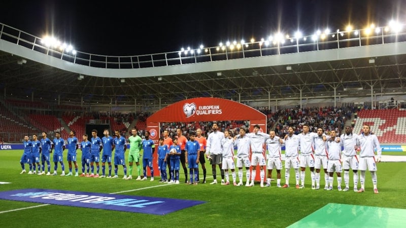 İtalyan taraftarlardan İsrail marşına protesto