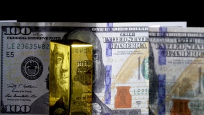 Altının ons fiyatı rekor yeniledi: Yüzde 0,5 artışla 3 bin 659,36 dolara ulaştı